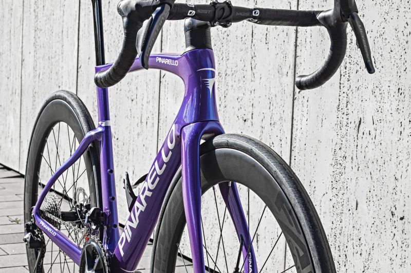 Pinarello F MY25 2025, Shimano Ultegra Di2 2x12, FastWay Carbon 
