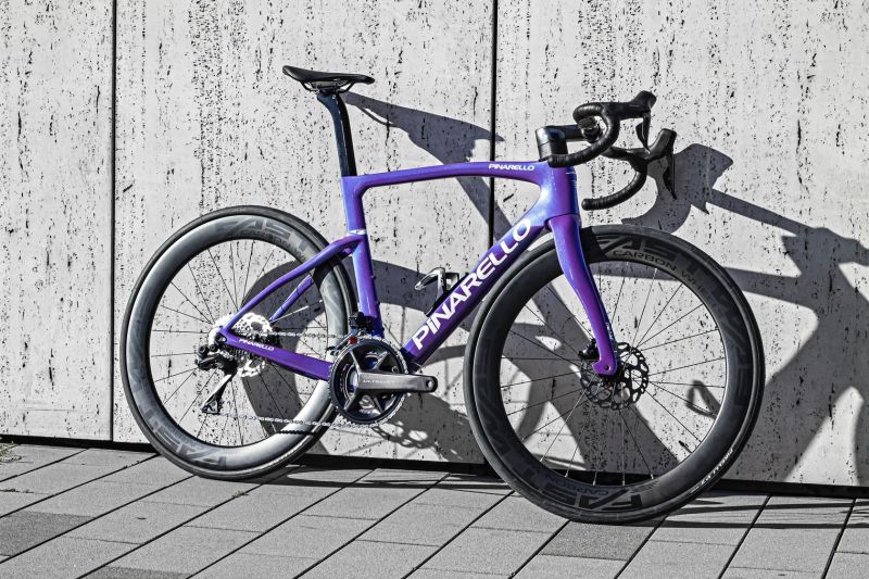 Pinarello F MY25 2025, Shimano Ultegra Di2 2x12, FastWay Carbon 