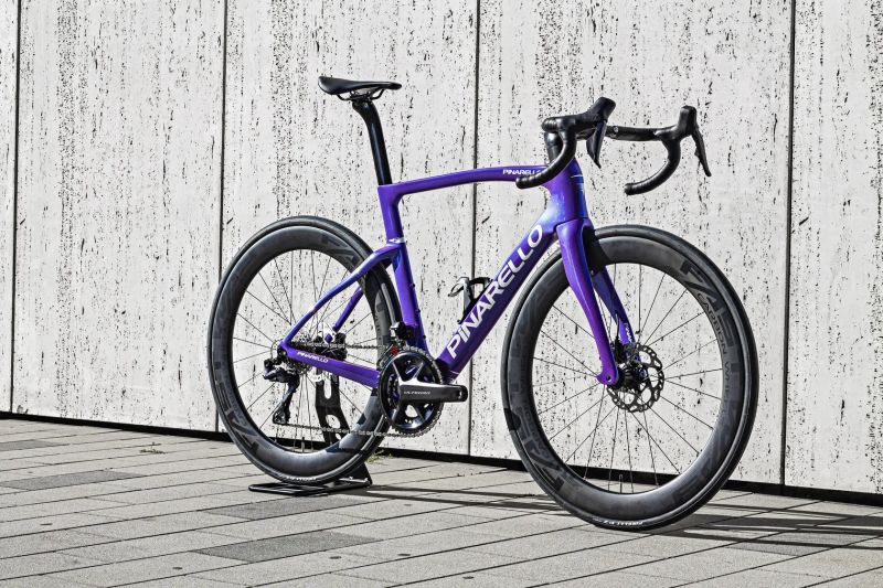 Pinarello F MY25 2025, Shimano Ultegra Di2 2x12, FastWay Carbon 