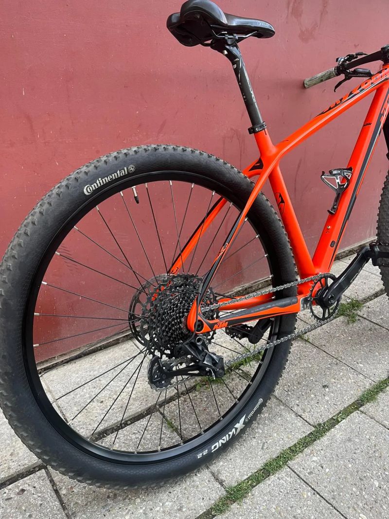 KTM Myroon prestige
