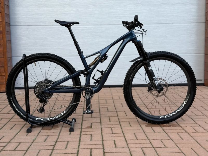 Specialized Stumpjumper Expert Carbon 29 Navy Blue 2020 s carbonovými koly Roval