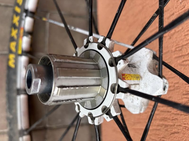 Mavic Crossmax SLR na Cannondale Lefty
