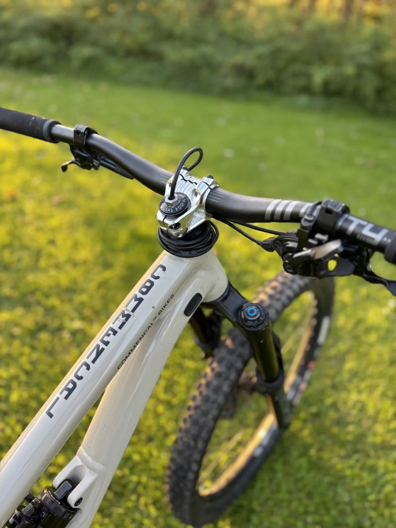 Commencal Chalk Clash 2023