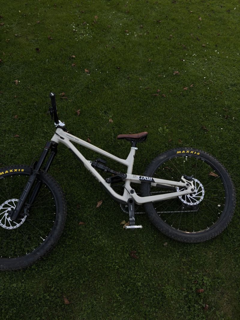 Rám Commencal Chalk Clash 2023 + TLUMIČ 