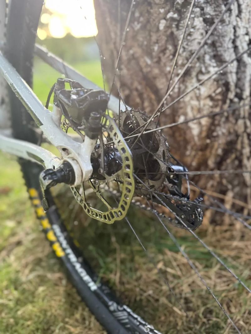 Trek celoodpruzene ram S