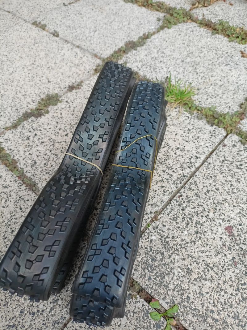 2 ks cyklokrosové galusky TUFO cubus 33 SG