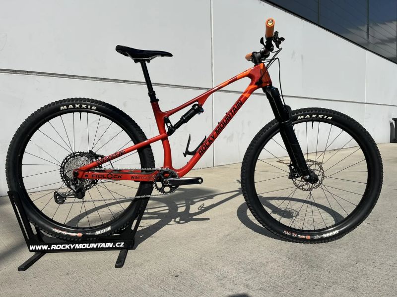 Rocky Mountain Element Carbon 70
