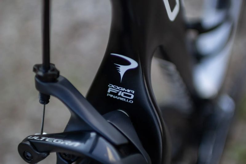 Pinarello Dogma F10 vel.55 | Shimano Ultegra R8000 | Zipp Firecast 404 | keramická ložiska