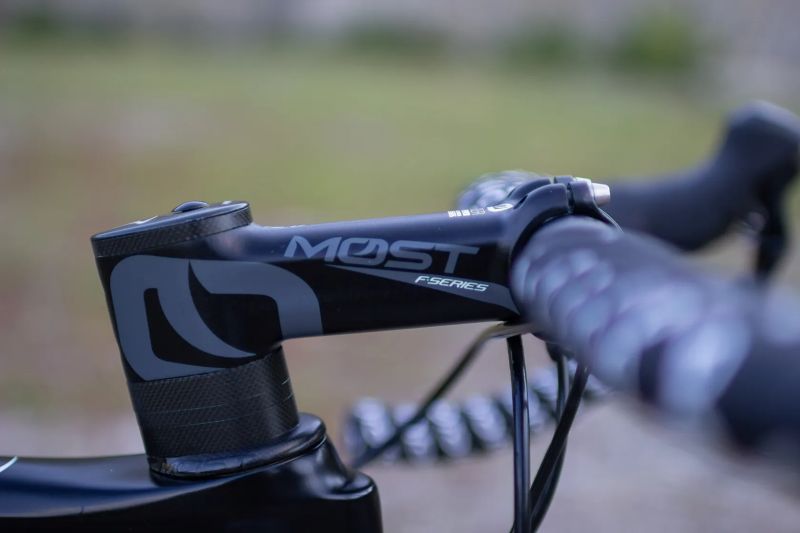 Pinarello Dogma F10 vel.55 | Shimano Ultegra R8000 | Zipp Firecast 404 | keramická ložiska