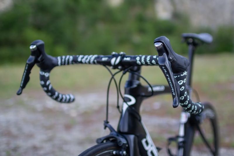 Pinarello Dogma F10 vel.55 | Shimano Ultegra R8000 | Zipp Firecast 404 | keramická ložiska