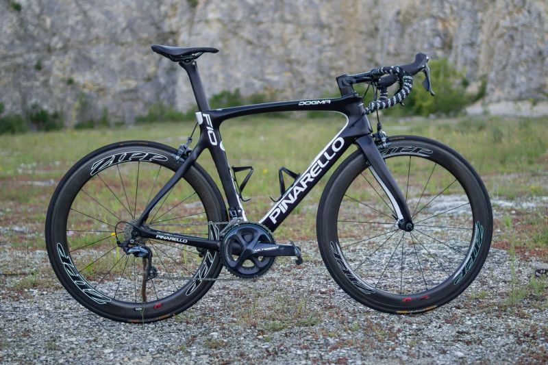 Pinarello Dogma F10 vel.55 | Shimano Ultegra R8000 | Zipp Firecast 404 | keramická ložiska