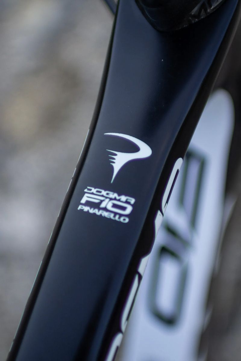 Pinarello Dogma F10 vel.55 | Shimano Ultegra R8000 | Zipp Firecast 404 | keramická ložiska
