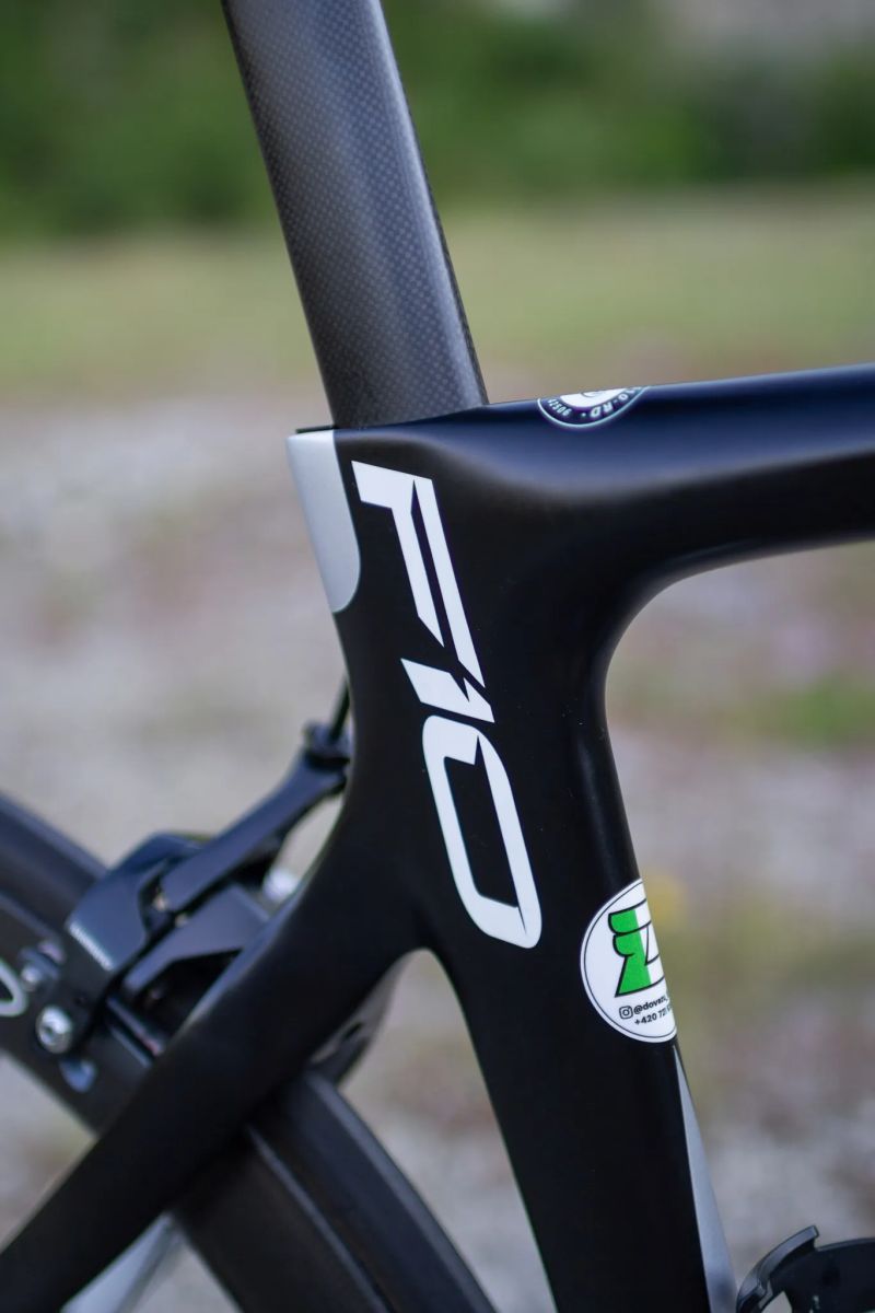 Pinarello Dogma F10 vel.55 | Shimano Ultegra R8000 | Zipp Firecast 404 | keramická ložiska