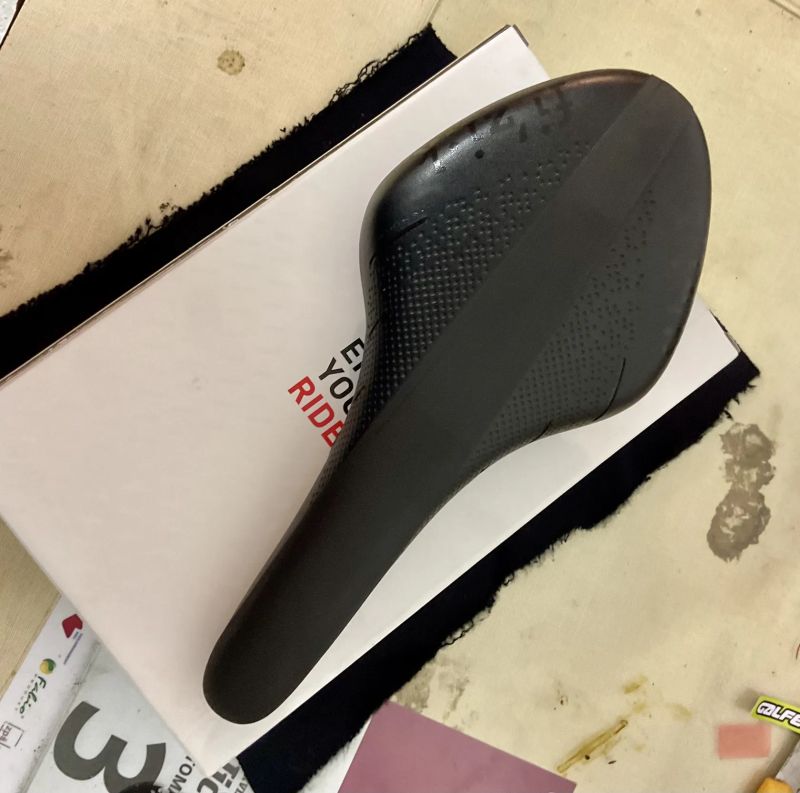 Fizik Arione R1 Carbon, 140mm - perfektní stav