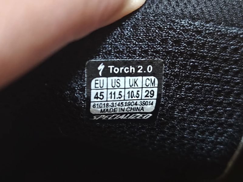 Specialized torch 2.0 (vel. 45) + pedály look 
