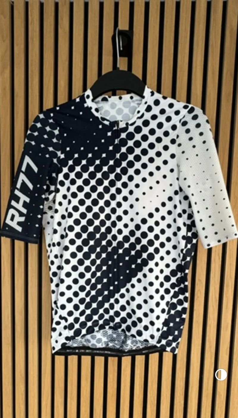 Dres značky RH77