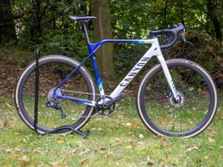 Canyon Inflite CF SLX vel. M (2 kola k dispozici)