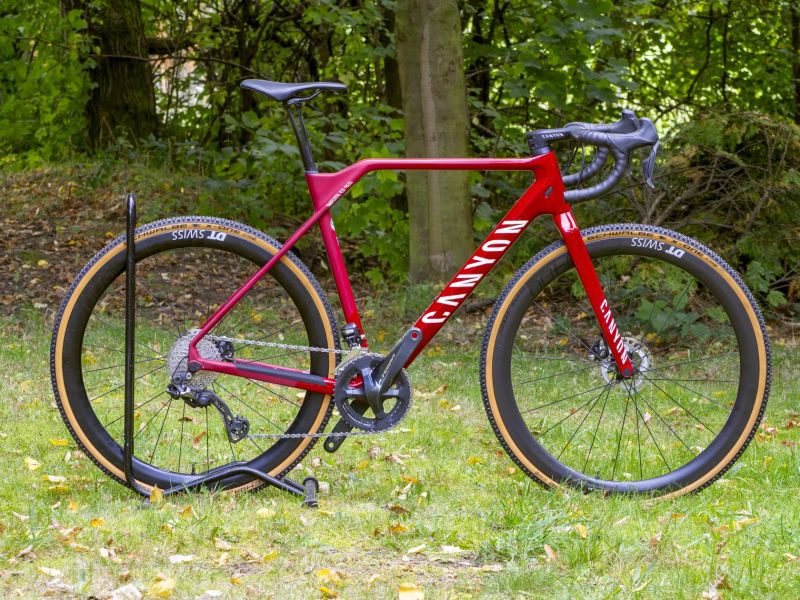 Canyon Inflite CF SLX vel. M (2 kola k dispozici)