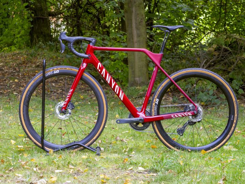 Canyon Inflite CF SLX vel. M (2 kola k dispozici)
