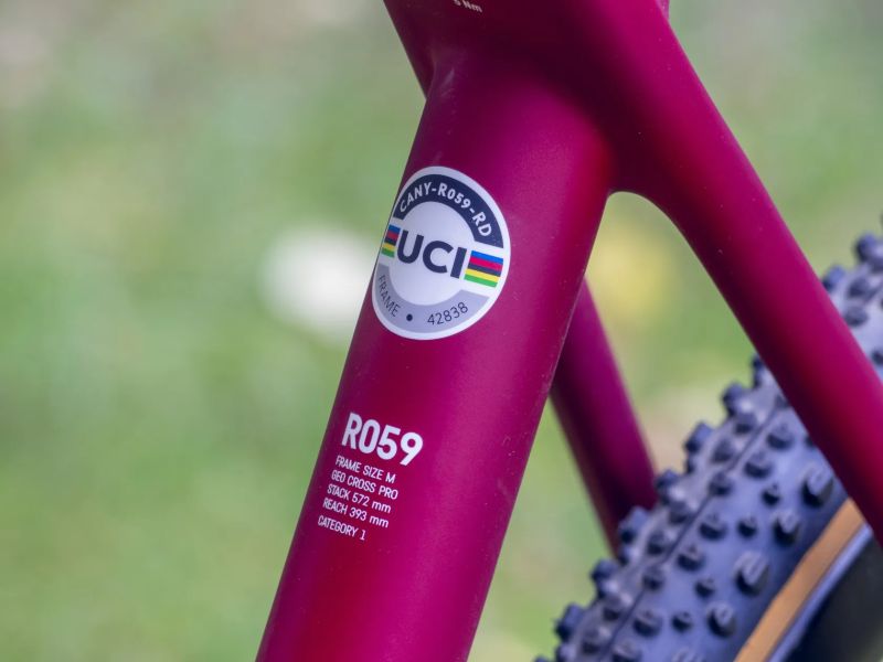 Canyon Inflite CF SLX vel. M (2 kola k dispozici)