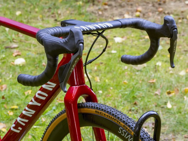 Canyon Inflite CF SLX vel. M (2 kola k dispozici)
