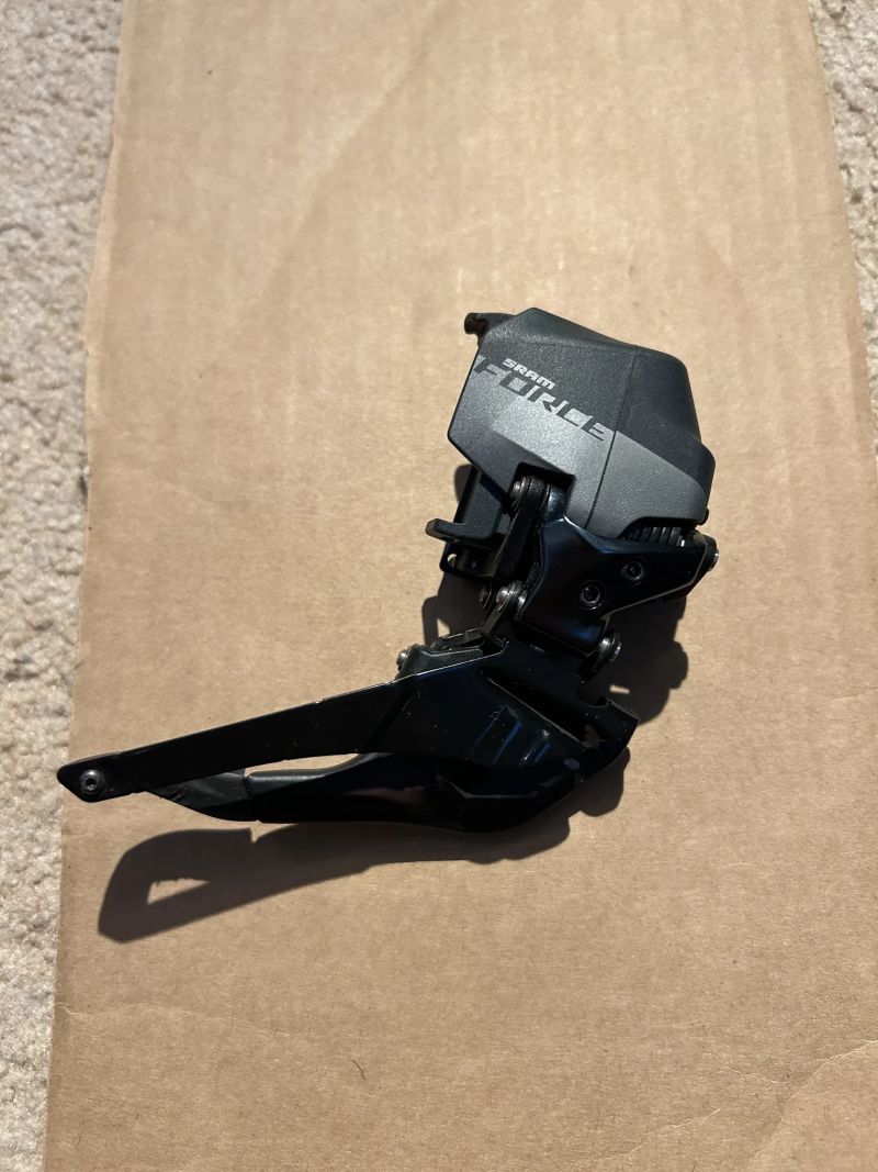 Přesmykač SRAM Force D1 AXS