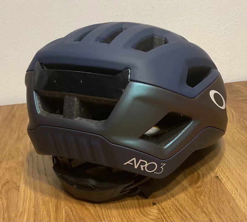 helma OAKLEY ARO3 Mips - Nová