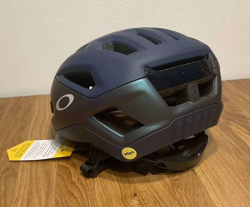 helma OAKLEY ARO3 Mips - Nová