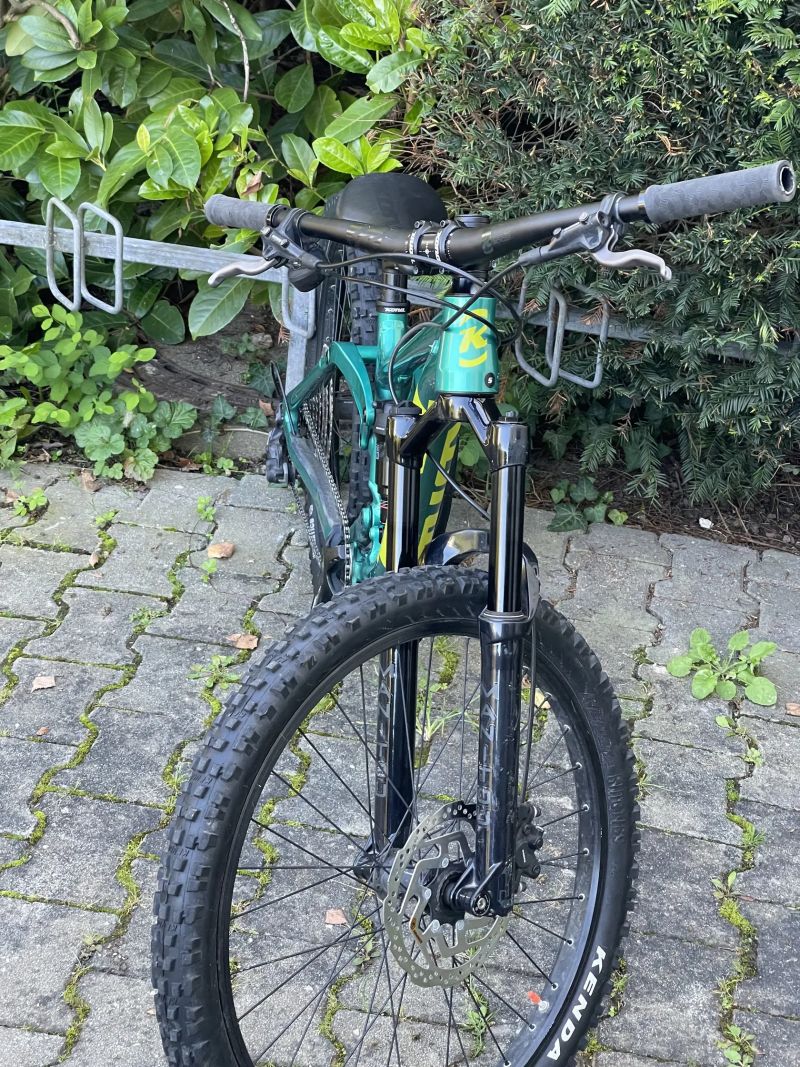 Kona Process 24, dětské celopéro 24 palců