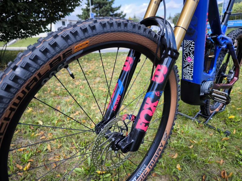 Haibike Hybe 11, karbon, Bosch CX Race, vel. S, plna zaruka, najeto 600km, puvodni cena 250tis