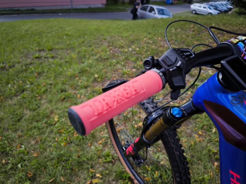 Haibike Hybe 11, karbon, Bosch CX Race, vel. S, plna zaruka, najeto 600km, puvodni cena 250tis