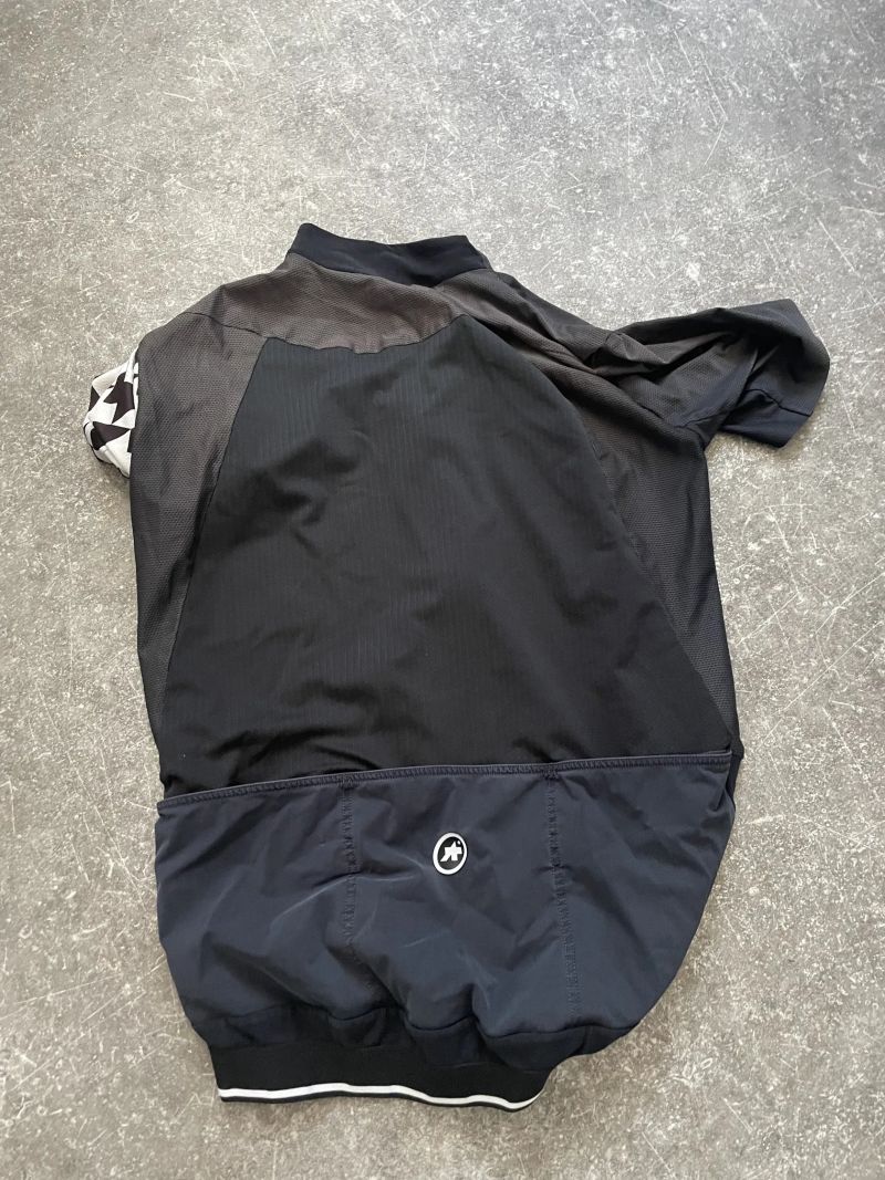 Assos equipe