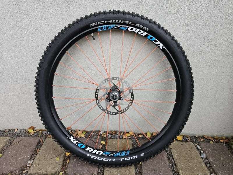 Remerx zapletené kolo 26", 559-17, rychoupínák, DEORE XT, centerlock, 32 děr
