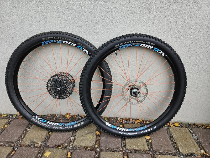 Remerx zapletené kolo 26", 559-17, rychoupínák, DEORE XT, centerlock, 32 děr