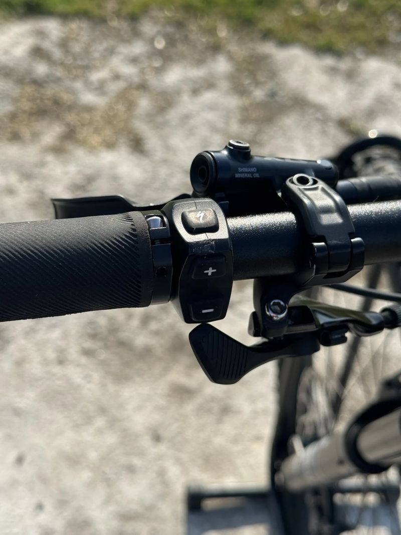 Specialized turbo levo comp 2021 2100km najeto