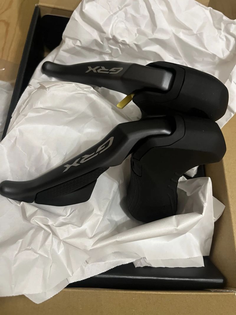 Řadící a brzdové páky Shimano GRX Di2 ST-RX815 2x11s + třmeny BR-RX810, nové