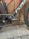 Isaac Torus XL – SRAM FORCE AXS 1x12, wattmetr, karbonová kola FFWD DRIFT