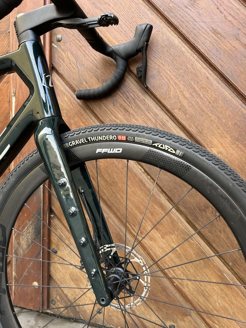 Isaac Torus XL – SRAM FORCE AXS 1x12, wattmetr, karbonová kola FFWD DRIFT