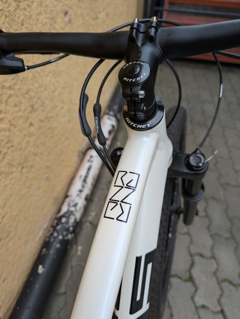 Pells Razzer Evo Race