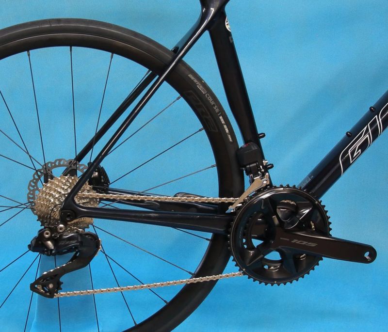 GIANT TCR Advanced 1/1+ Disc Di2 – závodní karbonová silnička - NOVÁ