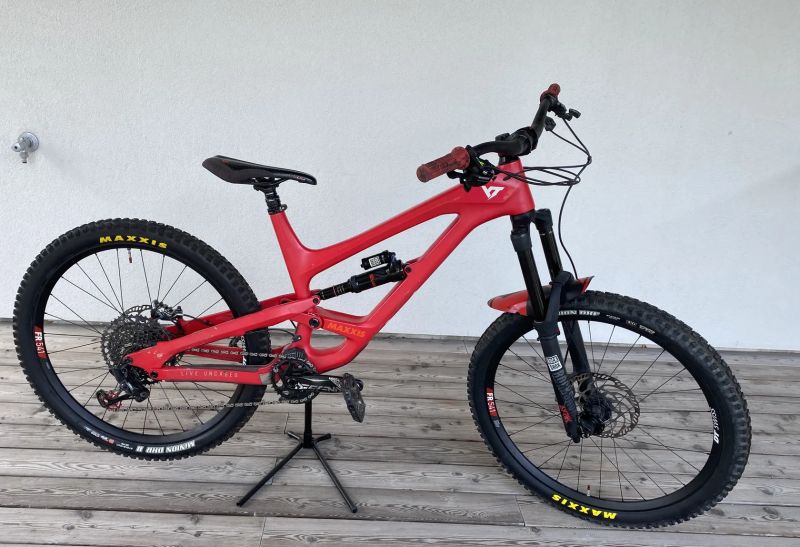 YT Industries Capra PRO CF