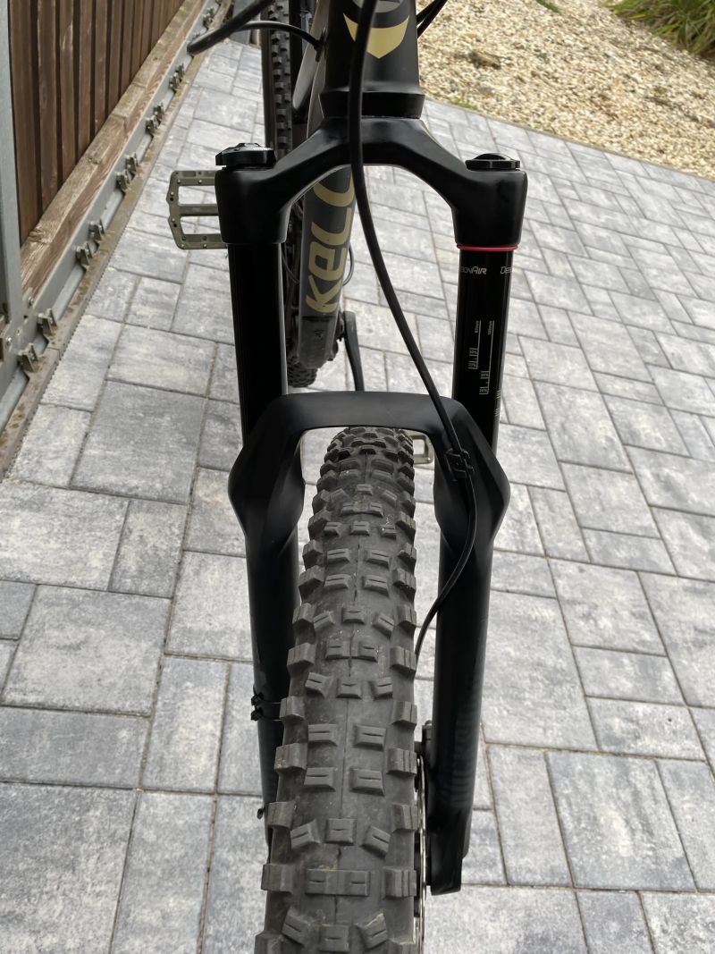 RockShox Tapered Sektor RL DebonAir - 150 mm 29”, velmi dobrý stav