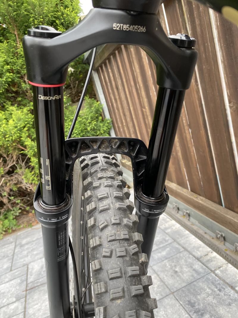 RockShox Tapered Sektor RL DebonAir - 150 mm 29”, velmi dobrý stav