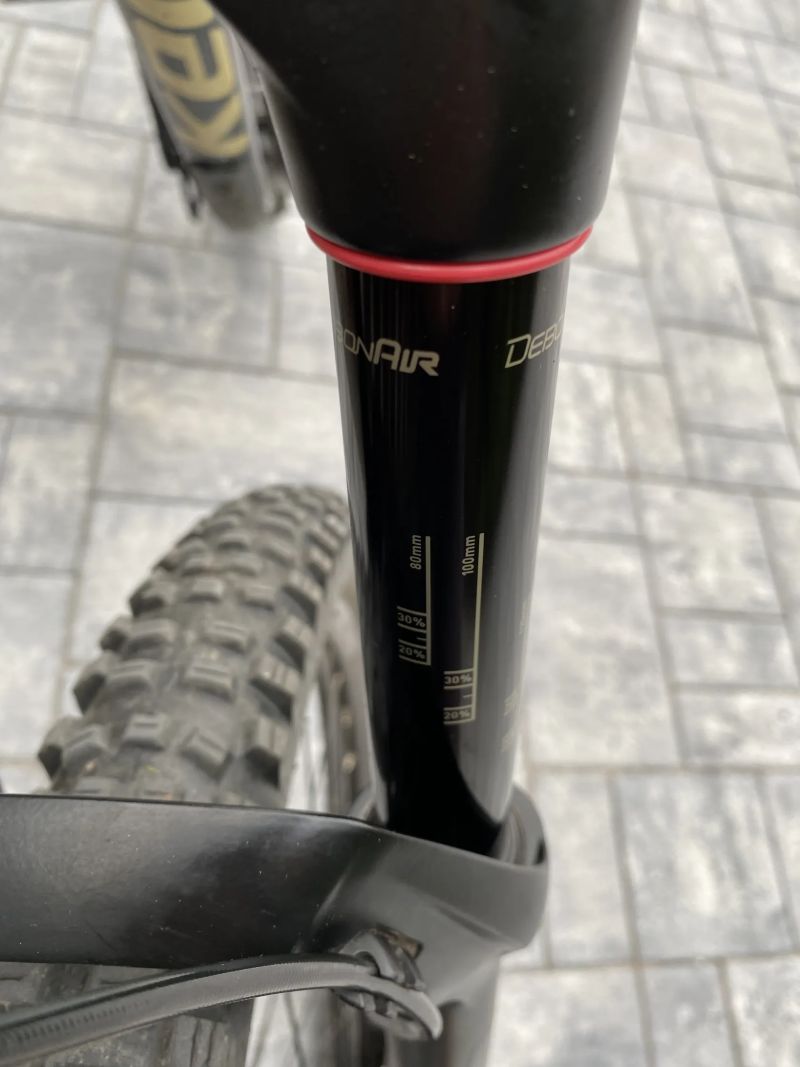 RockShox Tapered Sektor RL DebonAir - 150 mm 29”, velmi dobrý stav