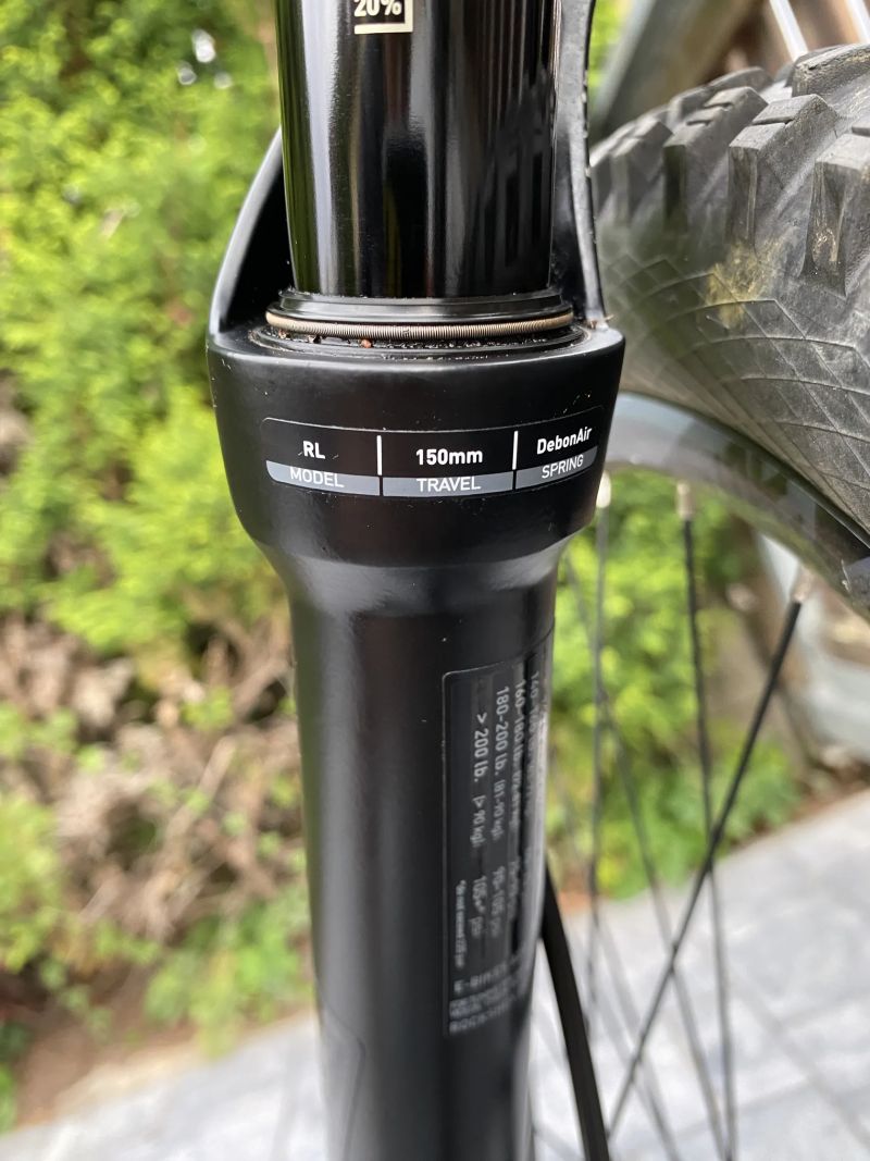 RockShox Tapered Sektor RL DebonAir - 150 mm 29”, velmi dobrý stav