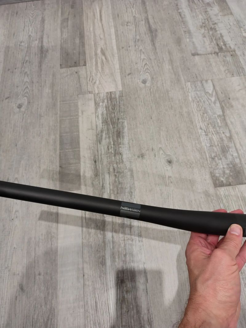 Prodám NOVÁ karbon řidítka Newmen Carbon Advanced
