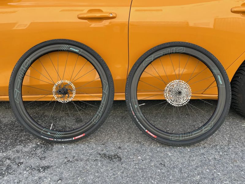 Karbonová zapletená kola FFWD F4 disc