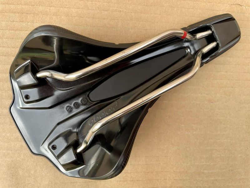 Sedlo PROLOGO SCRATCH M5 TiROX AGX Space 147mm