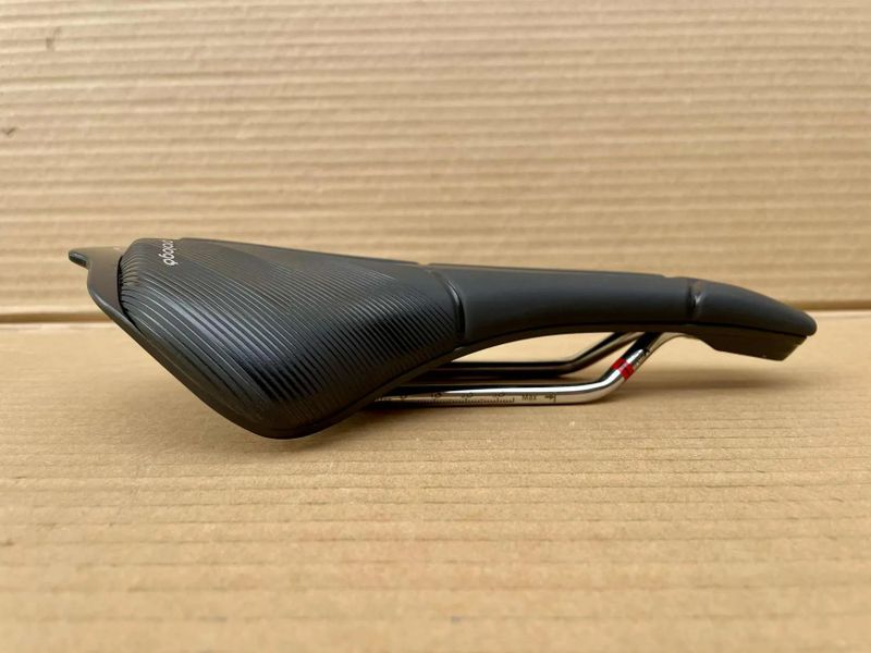 Sedlo PROLOGO SCRATCH M5 TiROX AGX Space 147mm