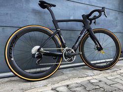 Pinarello Dogma F 2025 (NOVÉ)